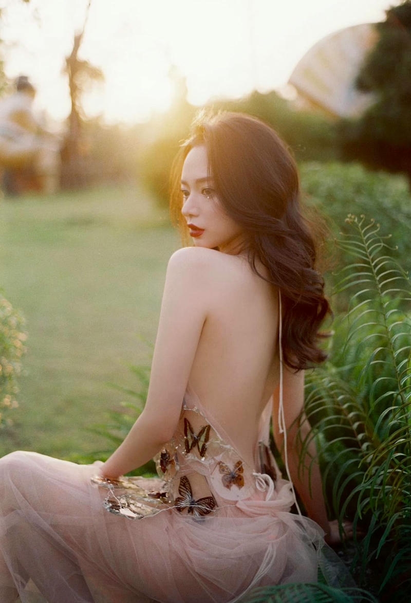 Hình ảnh trẻ trung bikini Vũ Ngọc Kim