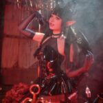 Hình cosplay halloween cho cảm giác vừa vui vừa trầm