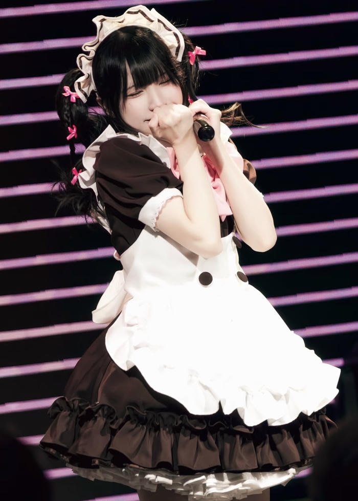 Hình cosplay maid thể hiện vẻ ngoài mềm mại dễ nhìn