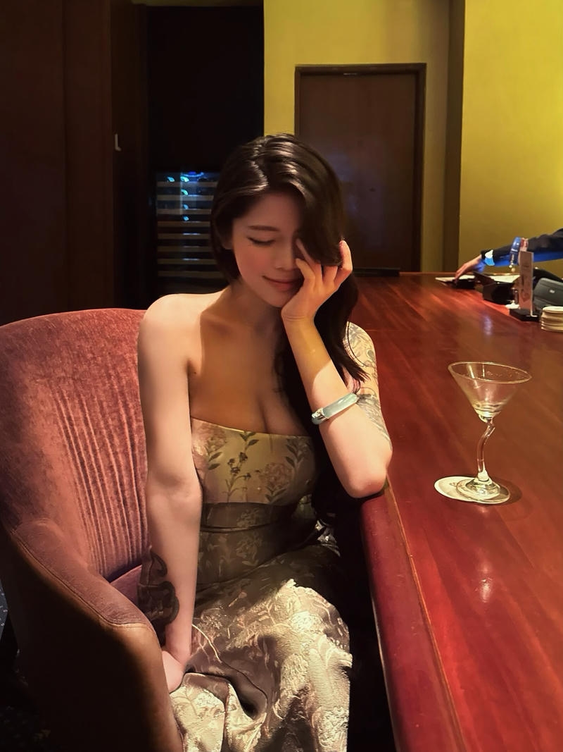 Hương Tịt bikini phong cách đơn giản dễ dùng