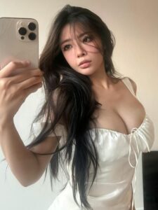 Hương Tịt bikini phong cách tự nhiên trẻ trung