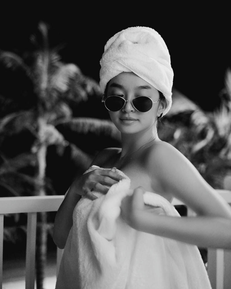 Kaity Nguyễn bikini diện kiểu dáng hiện đại