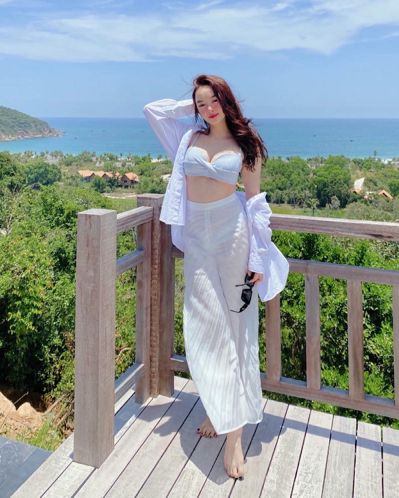 Kaity Nguyễn bikini hình ảnh sắc nét nổi bật