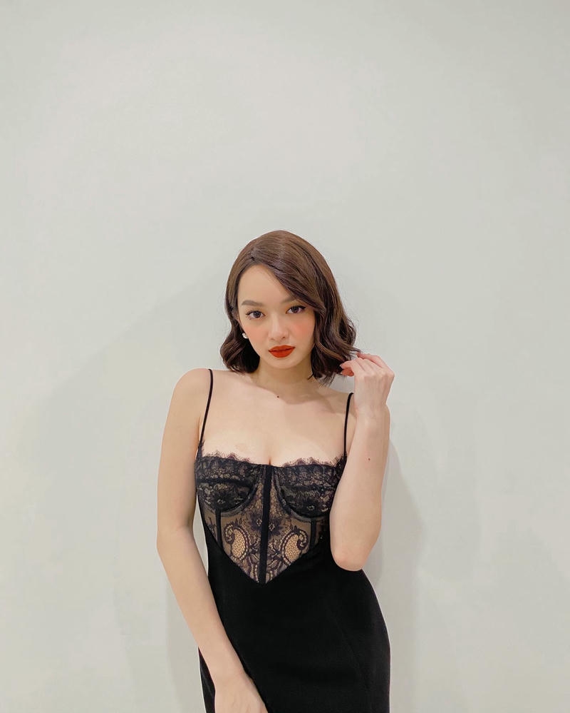 Kaity Nguyễn bikini thể hiện vẻ đẹp hiện đại