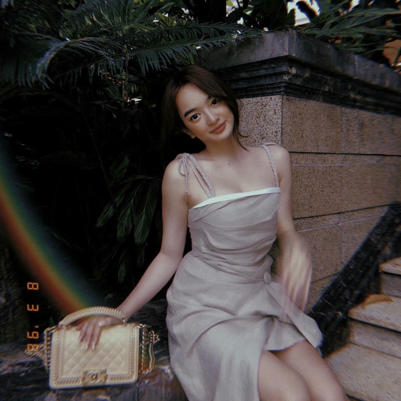 Kaity Nguyễn diện bikini khoe vóc dáng nổi bật