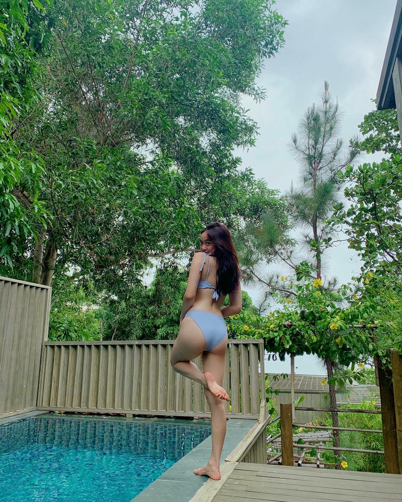 Kaity Nguyễn khoe bikini đầy thần thái riêng