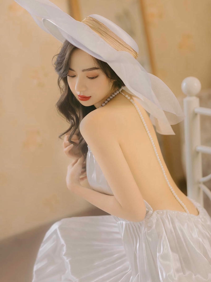 Vũ Ngọc Kim Chi bikini phong thái nhẹ nhàng đẹp