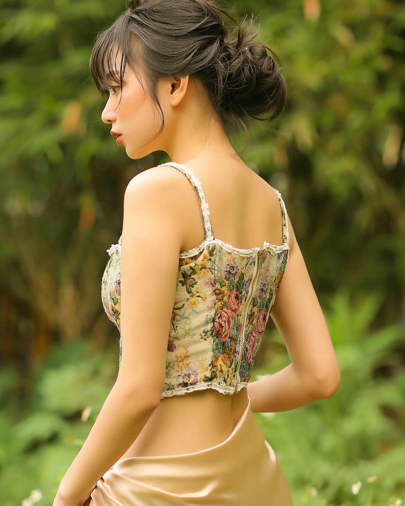 Vũ Ngọc Kim Chi bikini thần thái rạng rỡ trẻ