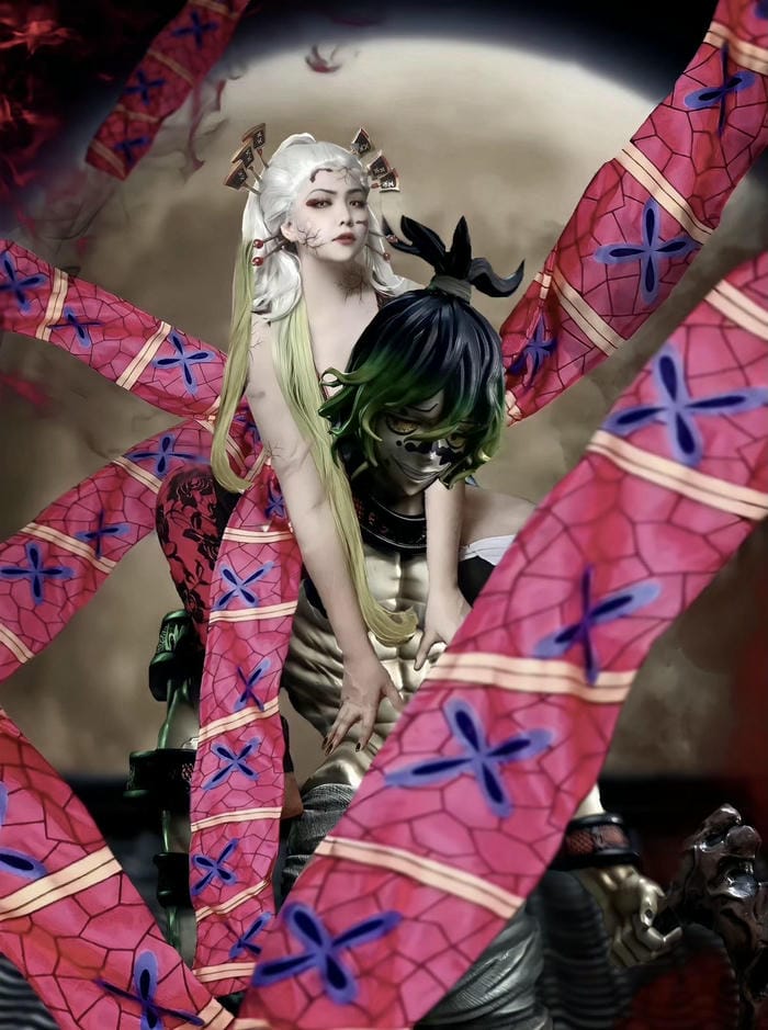 ảnh cosplay Daki dải obi dài bay