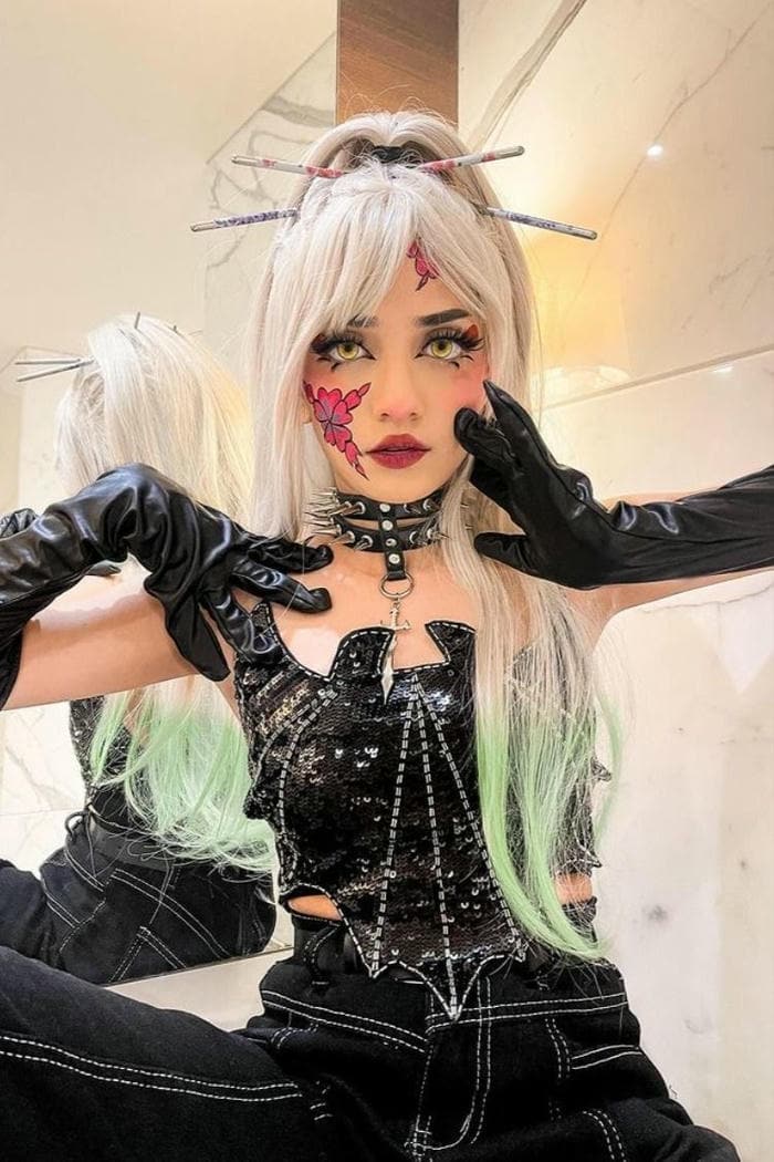 ảnh cosplay Daki góc chụp cận mặt