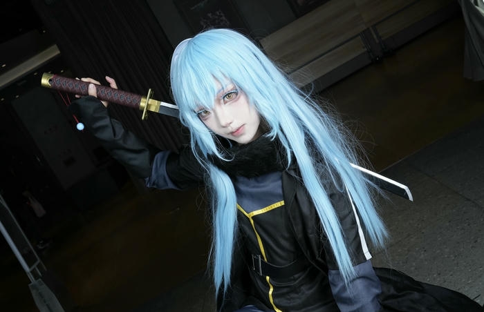 ảnh cosplay Rimuru góc chụp nghiêng