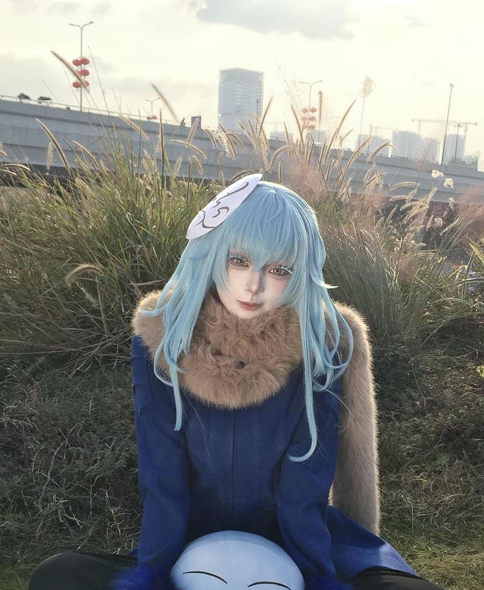 ảnh cosplay Rimuru khung cảnh ngoài trời