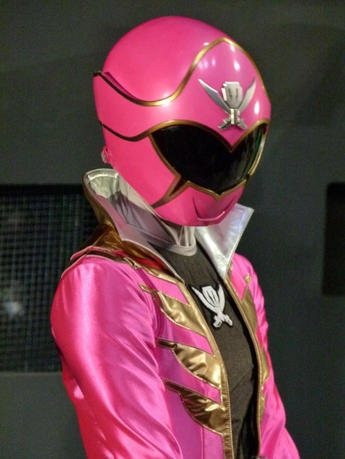 ảnh cosplay siêu nhân ánh sáng mạnh