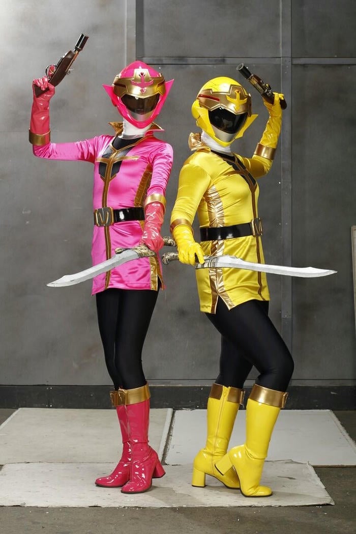 ảnh cosplay siêu nhân dáng đứng vững