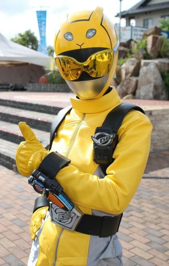 ảnh cosplay siêu nhân nền tòa nhà cao