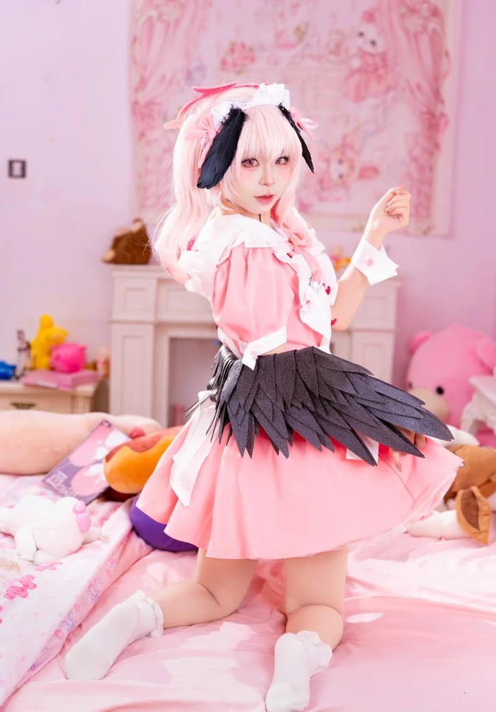 gái xinh cosplay nhân vật anime bối cảnh cổ tích