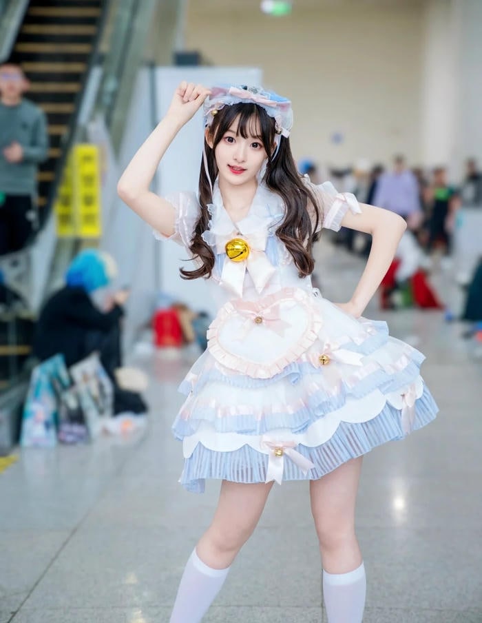 gái xinh cosplay nhân vật anime công chúa