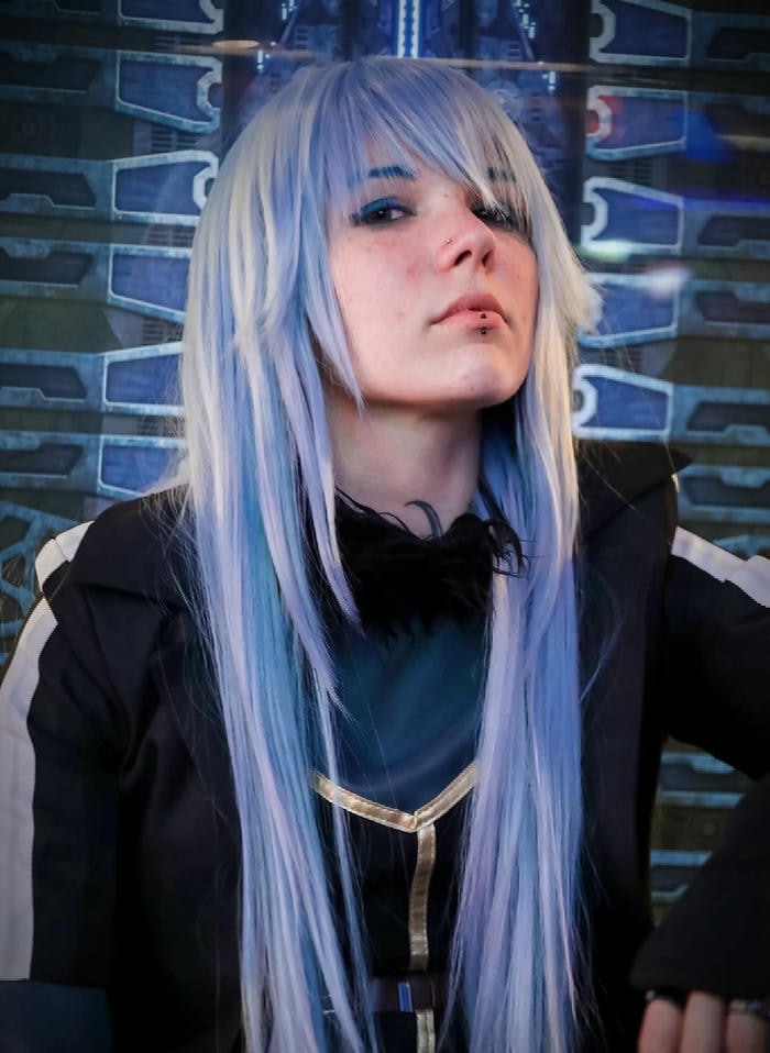 hình ảnh cosplay Rimuru chuyển động nhẹ