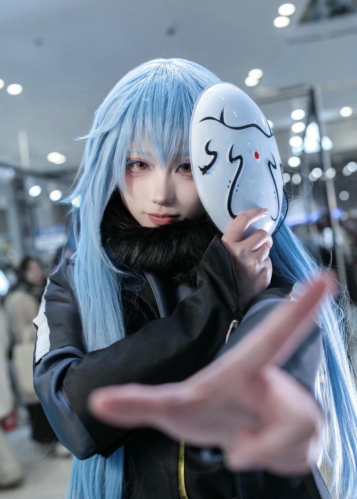 hình ảnh cosplay Rimuru nền thành phố