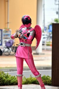 hình ảnh cosplay siêu nhân áo giáp màu