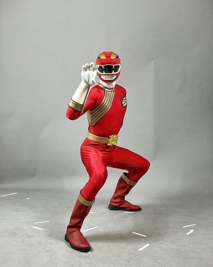 hình ảnh cosplay siêu nhân đai lưng lớn