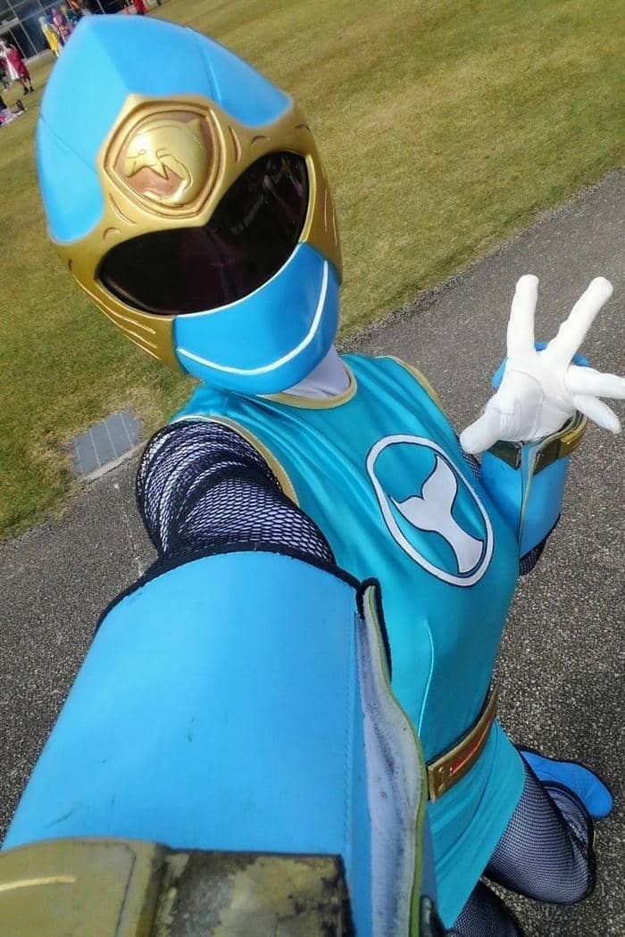 hình ảnh cosplay siêu nhân góc chụp thấp