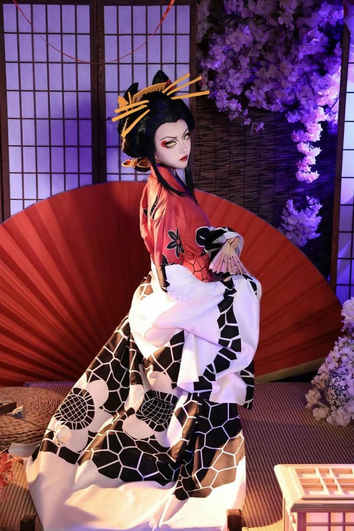 hình cosplay Daki nền ánh đèn lồng