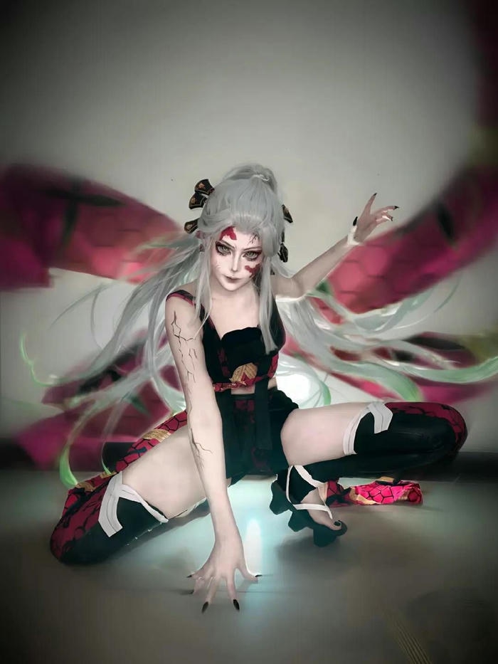hình cosplay Daki trang phục kimono hở vai
