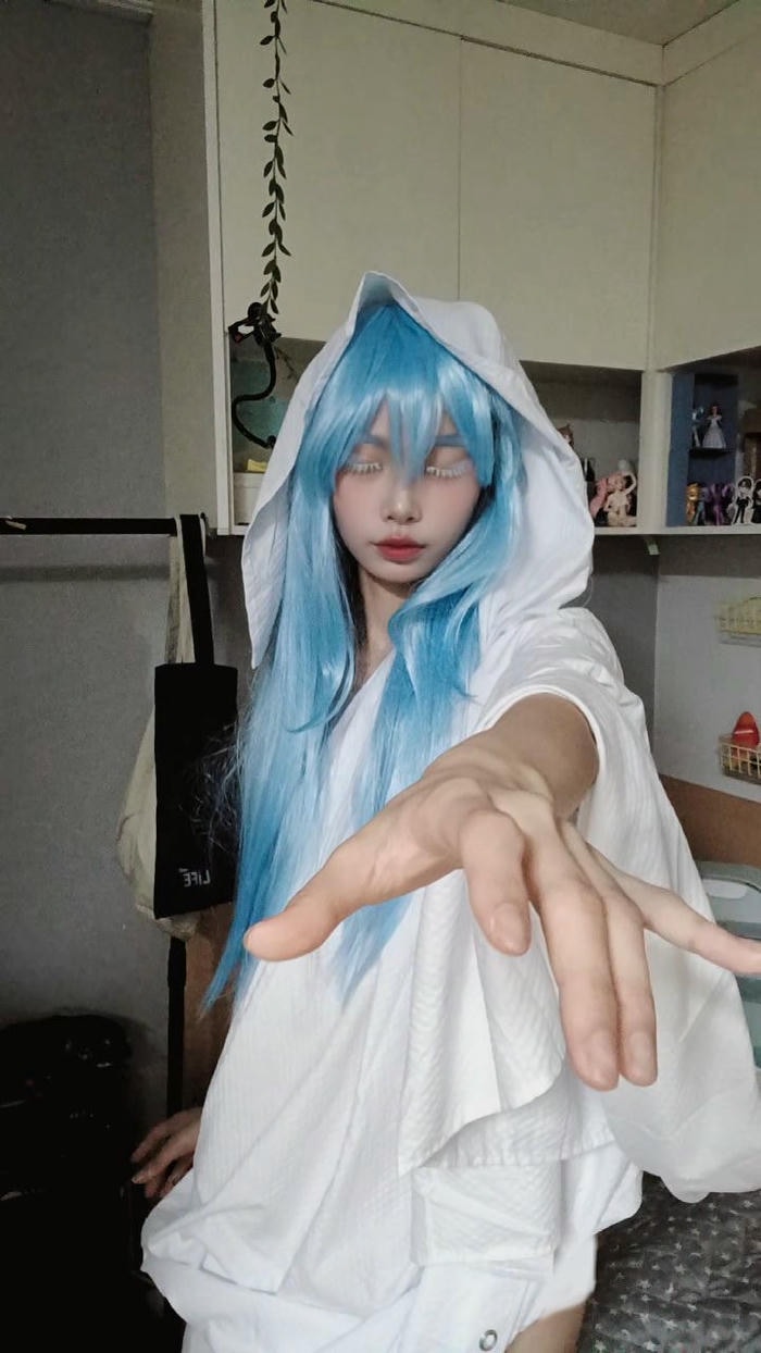 hình cosplay Rimuru chi tiết cổ áo