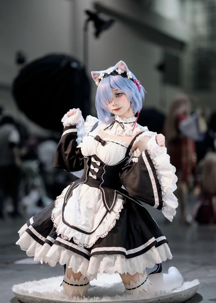 Ảnh Rem cosplay phong cách chuẩn nguyên tác