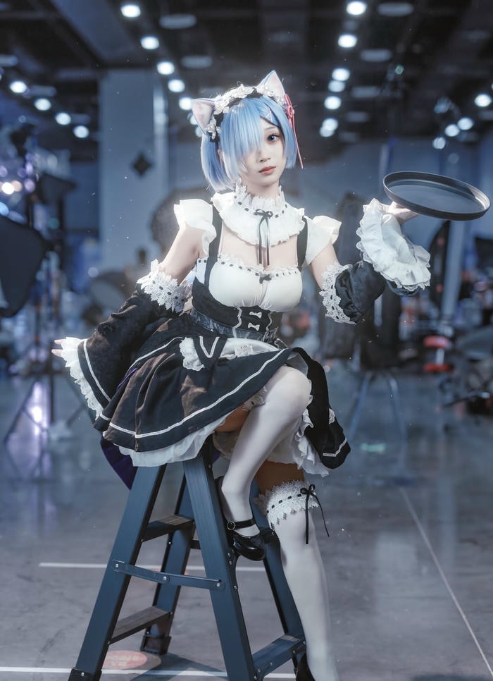 Ảnh Rem cosplay thần sắc ngọt ngào tinh khôi