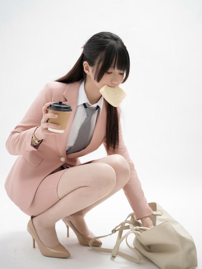 Ảnh gái văn phòng sắc hồng nude gợi cảm