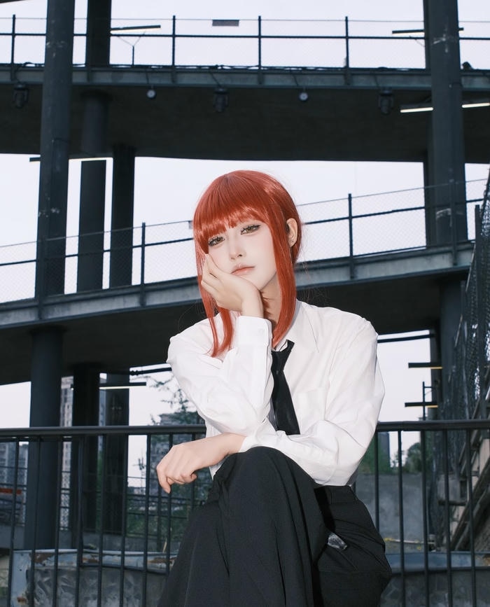 Bức ảnh Makima cosplay ánh nhìn quyền uy