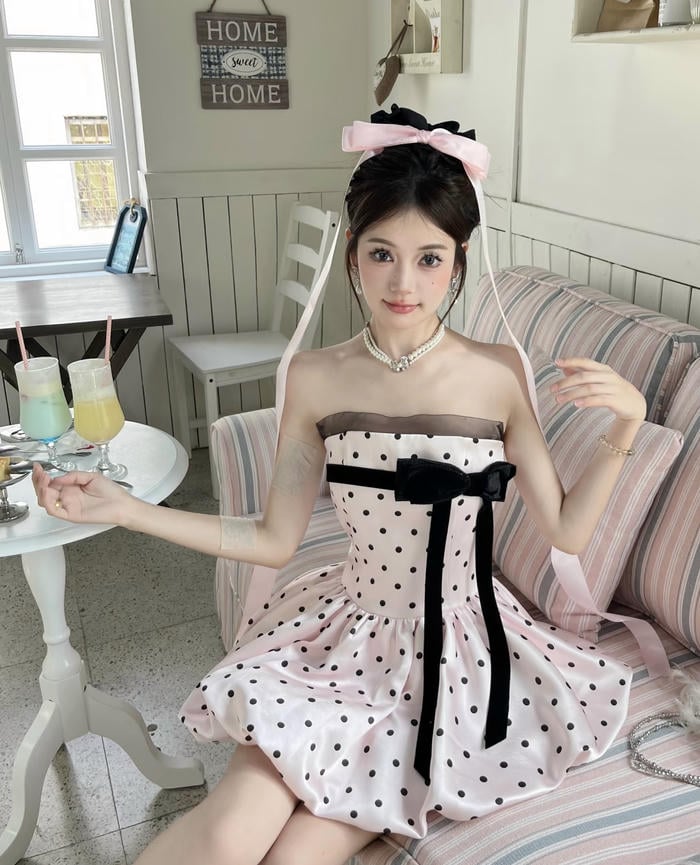 Bức ảnh gái xinh mặc pinky thần thái nhẹ nhàng