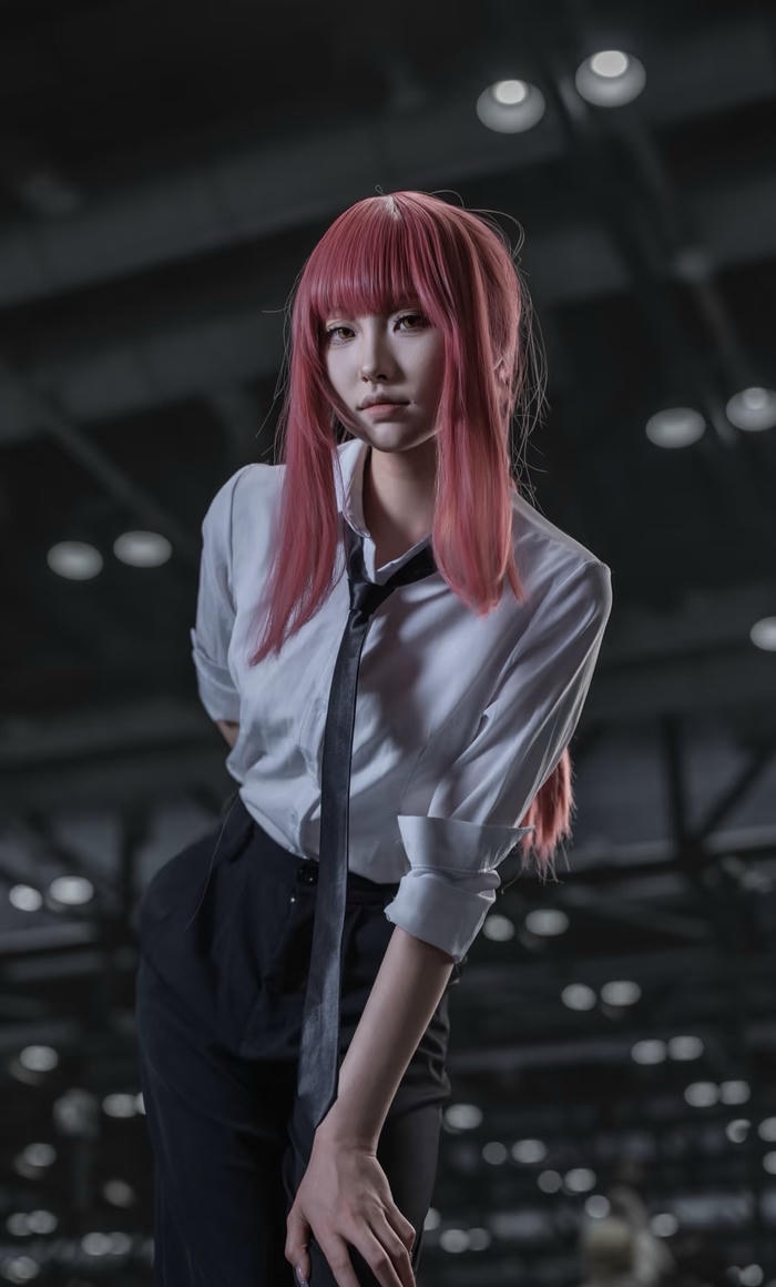Bức hình Makima cosplay sắc diện đậm chất anime