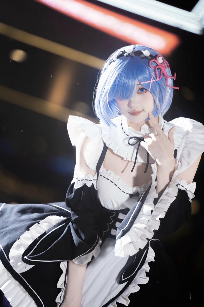 Bức hình Rem cosplay ánh mắt long lanh