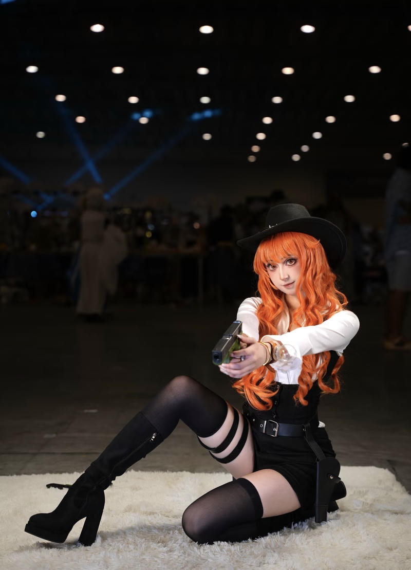 Chi tiết trang phục gợi nhớ phong cách Nami