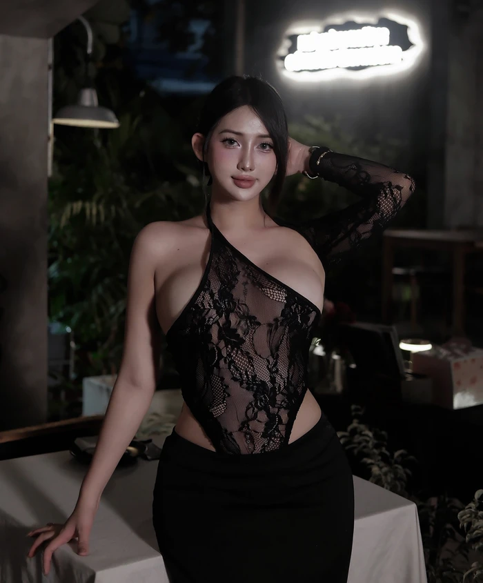 Cô nàng mủm mỉm dú to tròn cuốn hút