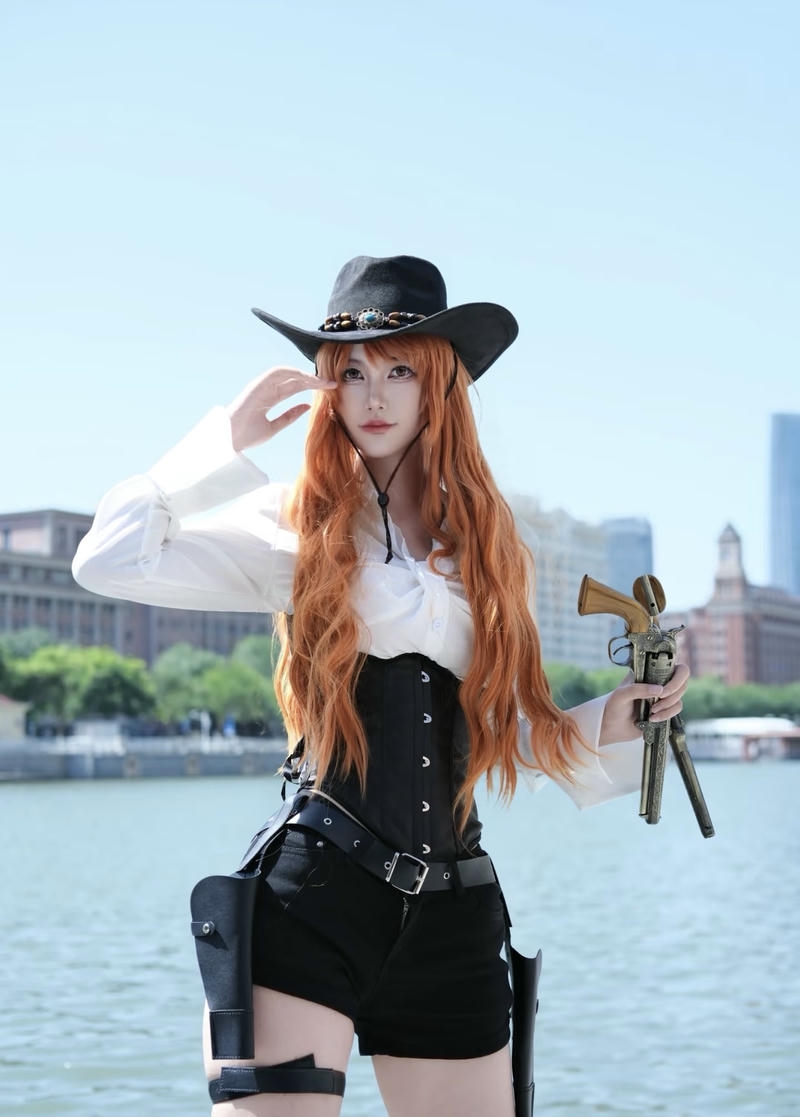 Dáng đứng cuốn hút thể hiện Nami trong cosplay