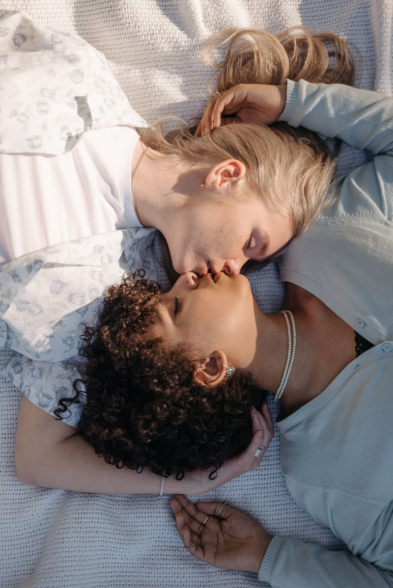 Hình lesbian sex khiêu dâm bốc lửa