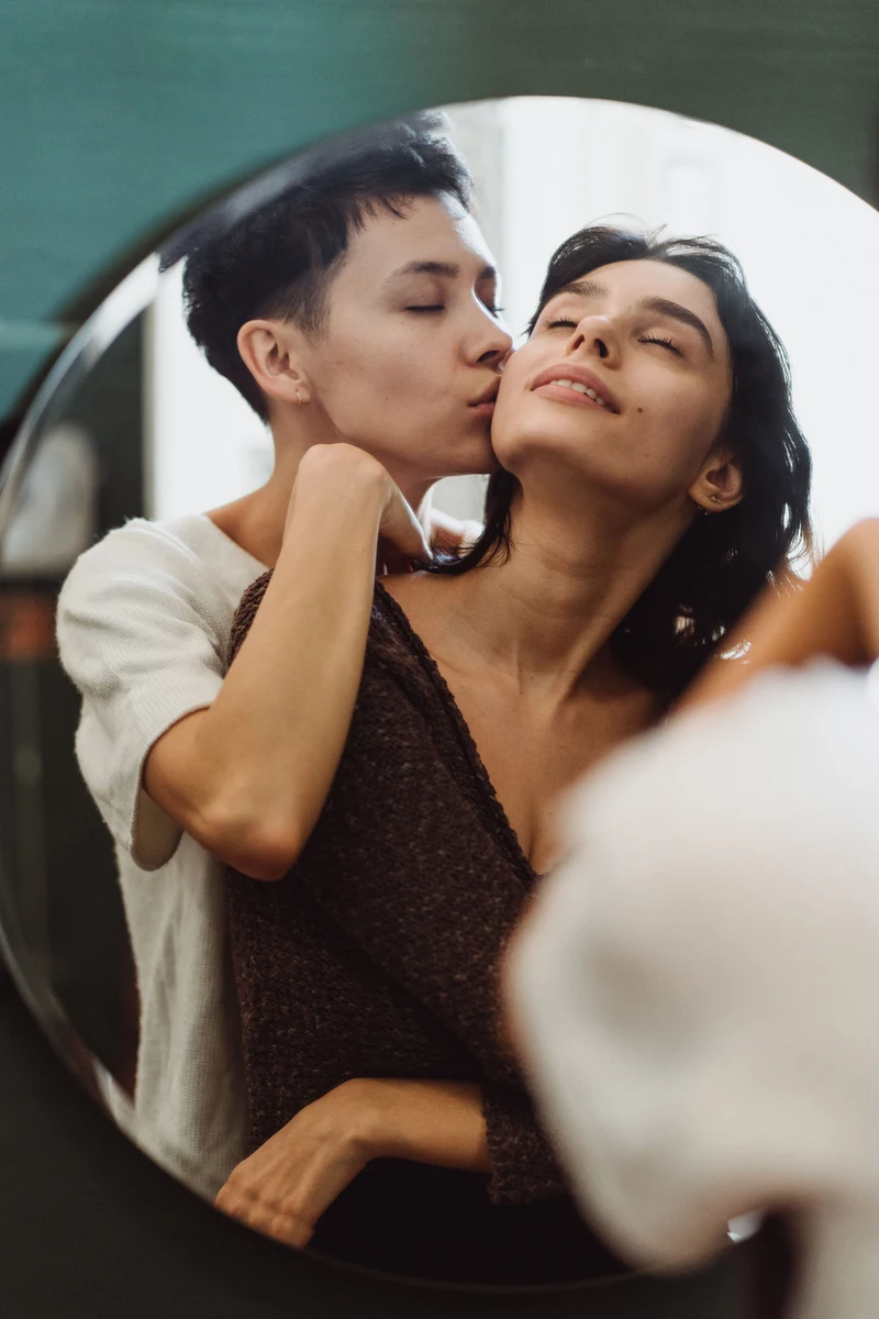 Hình nóng lesbian dâm đãng mê hoặc