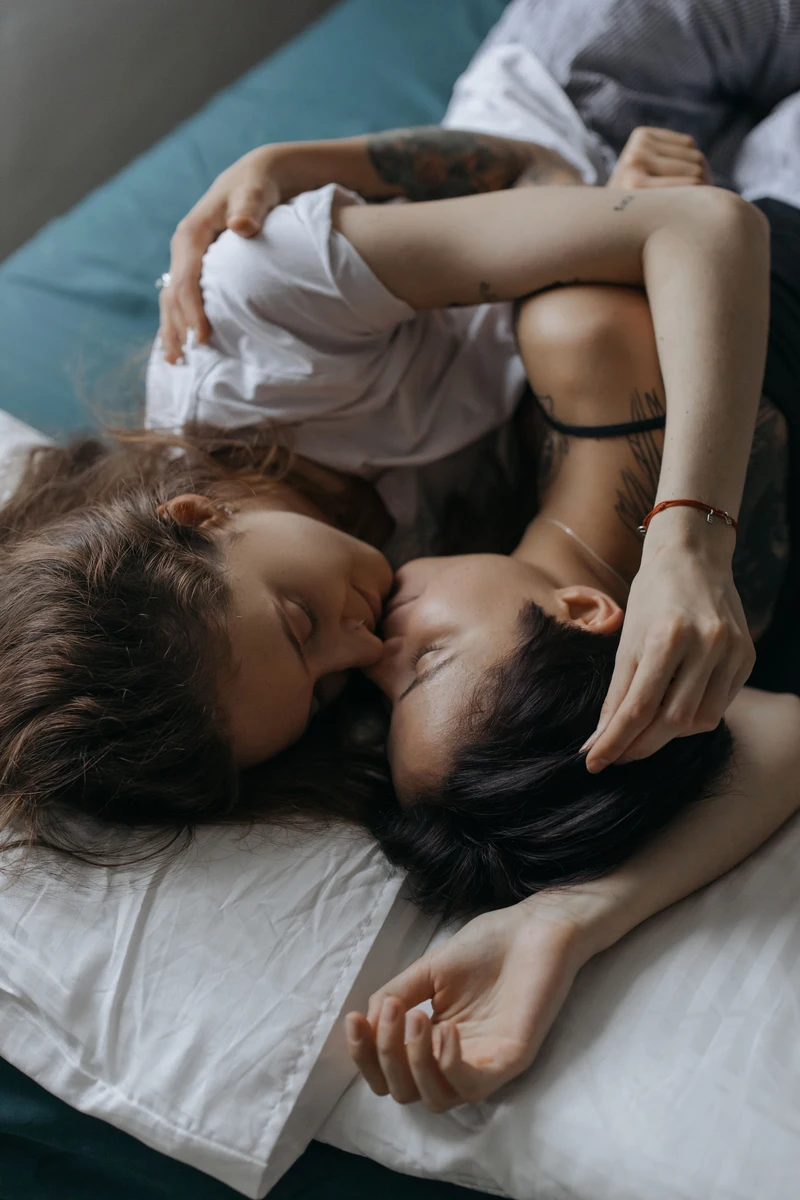 Hình nóng lesbian gợi tình quyến rũ