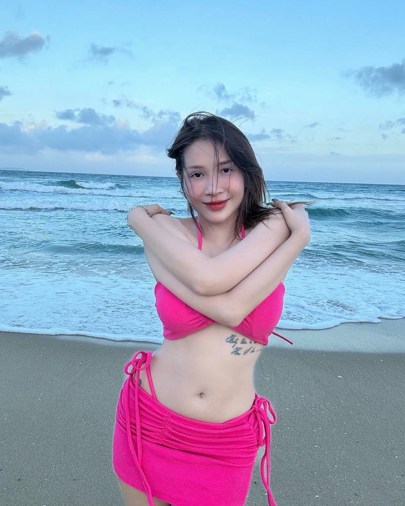 Khả Như bikini hình ảnh cuốn hút ấn tượng