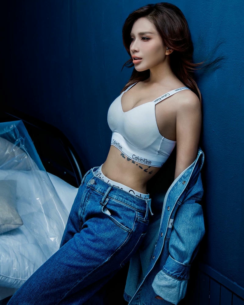 Khả Như bikini khí chất nổi bật gợi cảm