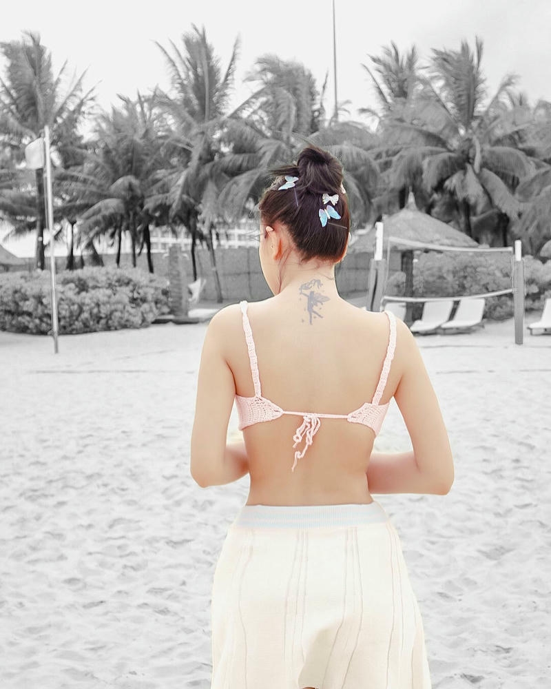 Khả Như bikini phong thái tự nhiên quyến rũ