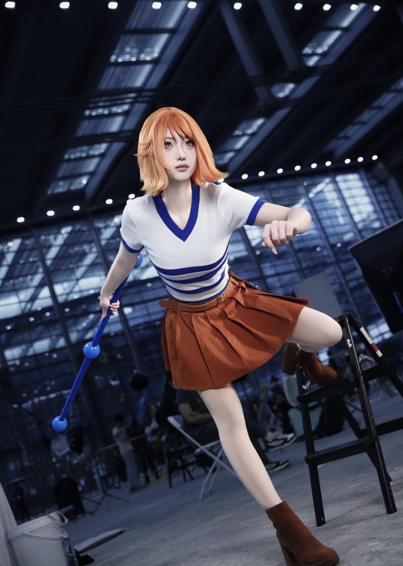 Mái tóc óng ánh tái hiện hình tượng Nami nổi tiếng