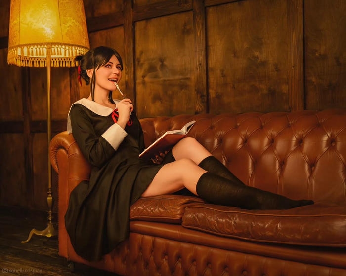 ảnh cosplay Kaguya đồng phục nổi bật