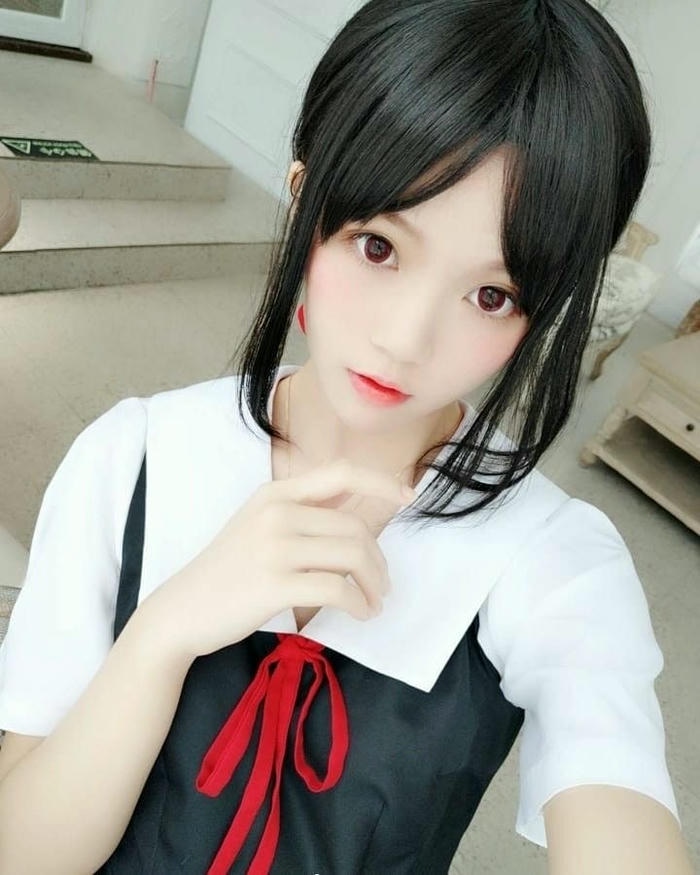 ảnh cosplay Kaguya khuôn mặt ửng hồng