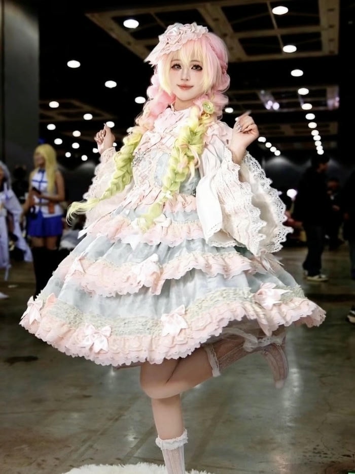 ảnh cosplay Mitsuri tất cao nổi bật