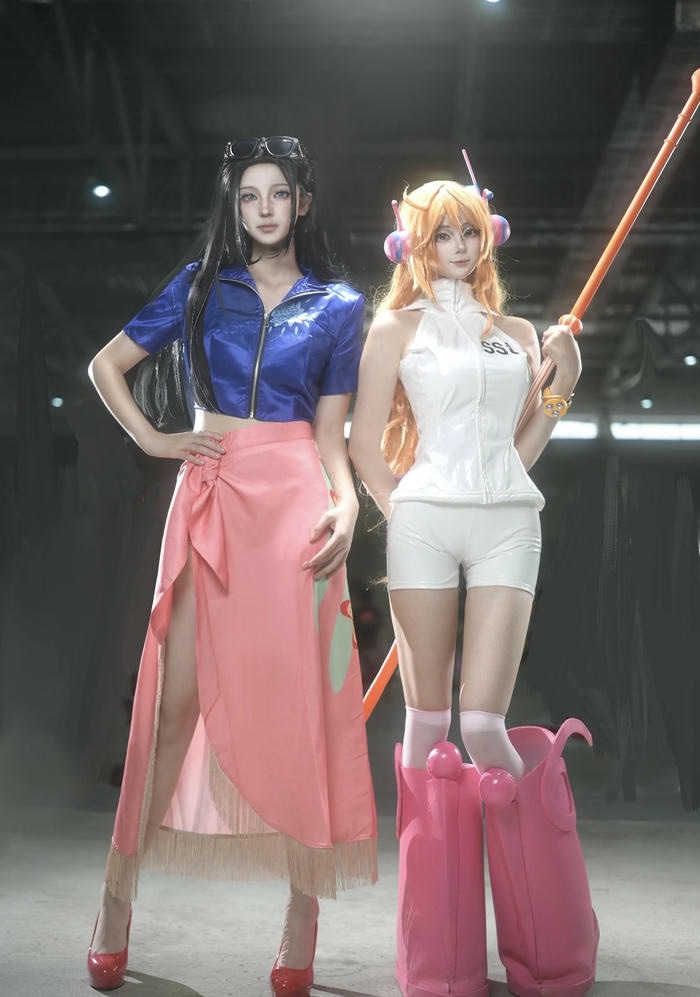 hình ảnh cosplay One Piece phụ kiện kim loại